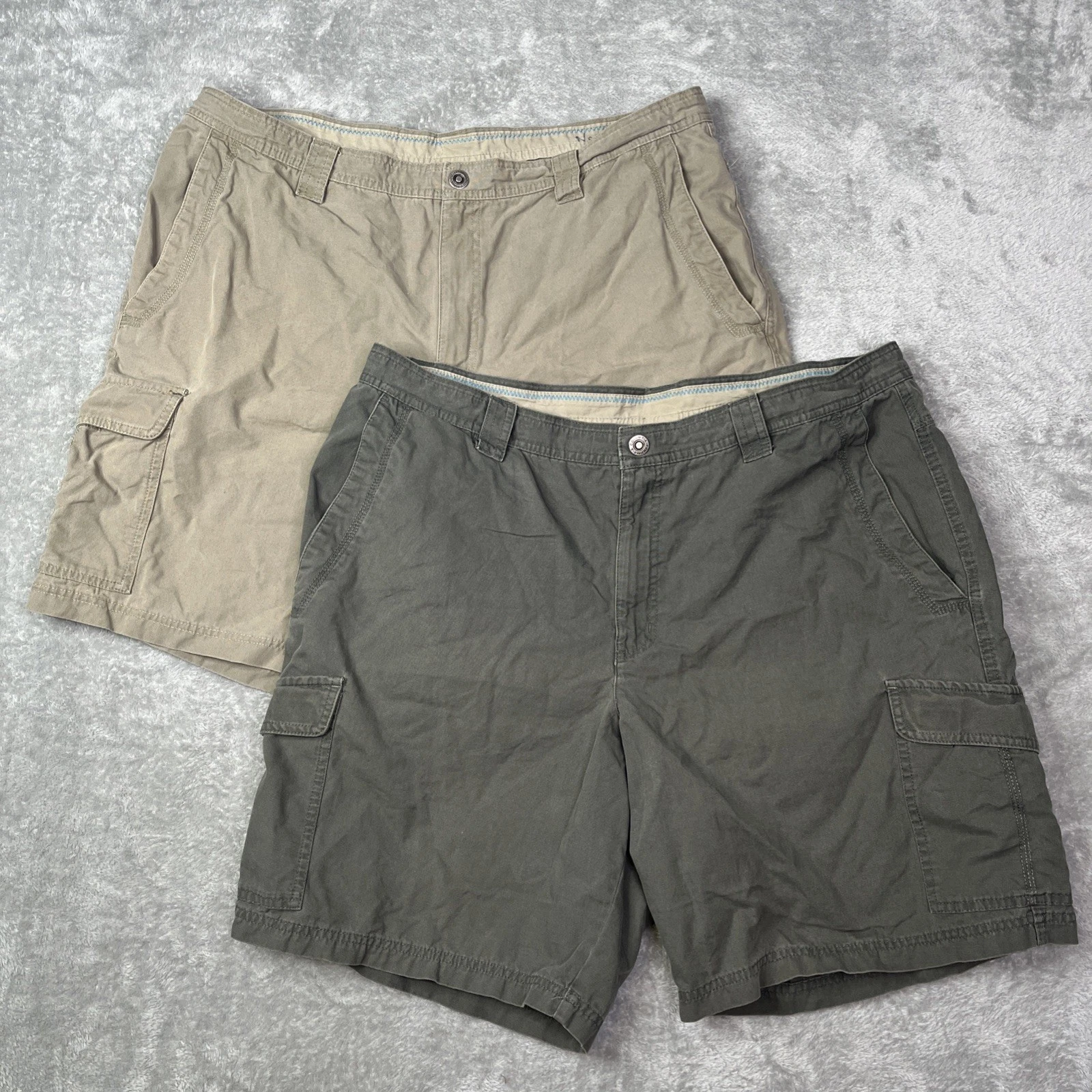 Columbia Shorts Mens 42 Cargo Pockets Outdoors Camp Hiking 10" Inseam Lot Of 2