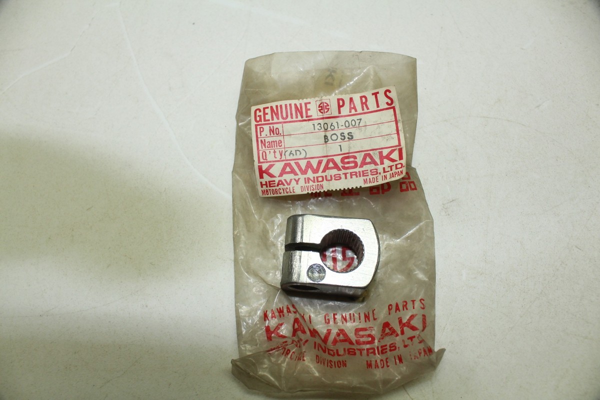 NOS Genuine KAWASAKI H1 500 A1 SAMURAI KICK PEDAL BOSS OEM # 13061