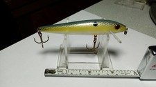 REBEL, "FLOATER" 3 1/2" IN SEXY SHAD PATTERN===MINT===NO SIGN OF USAGE, ORIG.HDW