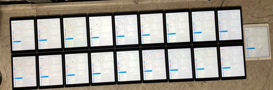 Apple iPad 6th Gen A1893 32GB WiFi Only Gray 9.7" Lot 19 Issues - Image 2 of 4