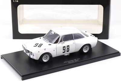 Alfa Romeo 1750 1/18 AUTOart 白 1/18 AUTOart Alfa Romeo 1750 GTV (White) Diecast Car Model