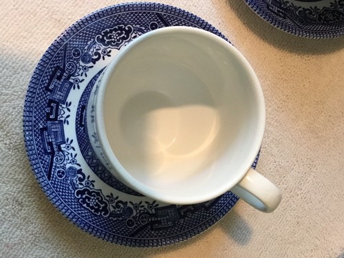 lot 4 Cups & Saucers Blue Willow Chinoiserie Churchill England teacups saucers - Picture 5 of 6