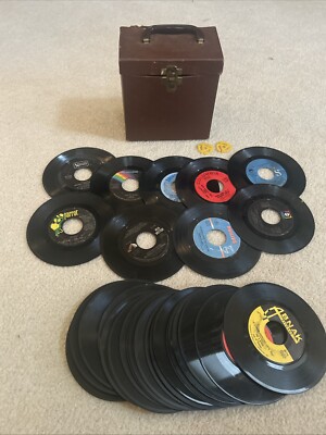 Vintage Platter-Pak Amfile 7'' 45 RPM Case- w/ 2 Recton Adaptors & 33 Records