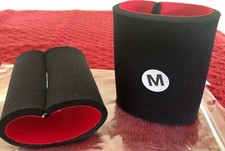 NWT GK Elite Sportswear Style GK49 Neoprene Wristbands 3.5 Black Size M