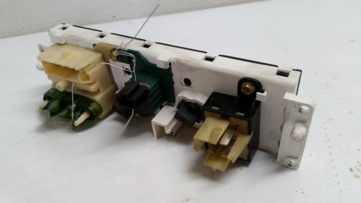 2003-2011 Ford Crown Victoria AC Heater Climate Temperature Control Assembly OEM Foto 2 de 4