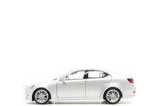 AUTOart 1:18 Lexus IS350 in Tungsten Pearl Metallic