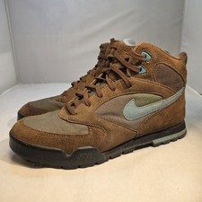 Nike Women s Vintage ACG Caldera Hiking Boots Brown Size 9
