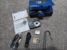 Olympus FE-4000 12.0MP Digital Camera and bag with 2gb card Shiny Gray - 1 Issue