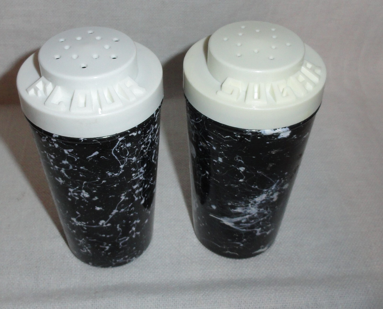 Vintage L.E Smith Sugar & Flour Shakers Black Glass White Drizzle eBay
