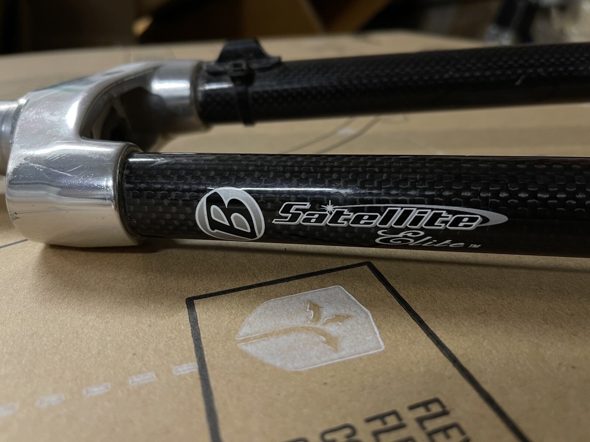 ボントレガー satellite elite カーボンフロントフォーク　700c s-l1200.jpg