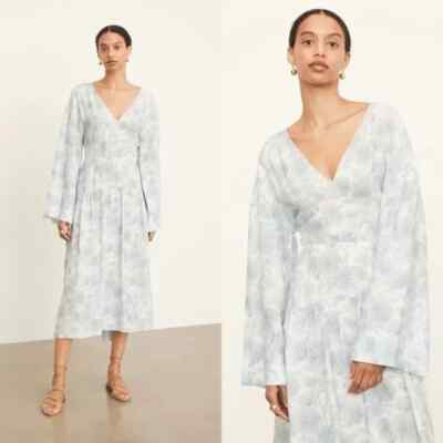 VINCE Sky Baby Blue White Dahlia Floral Print V-Neck Open Back Dress M = 8/10  