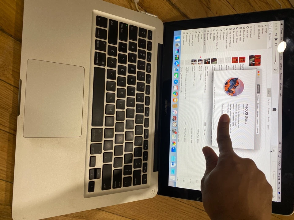 macbook pro 2011 13 inch silver old and used - Image 2 of 3