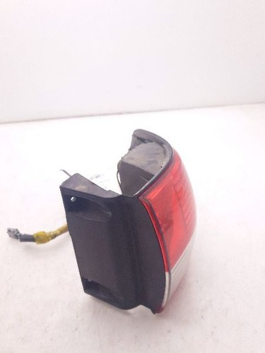 01-03 TOYOTA SIENNA PASSENGER SIDE REAR RIGHT TAIL LIGHT ASSEMBLY - Picture 3 of 12