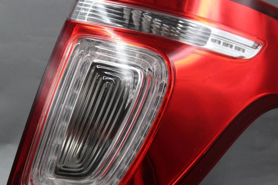 Luz trasera del pasajero derecho lente roja para Ford Explorer 2011-2015 OEM #39827 Foto 4 de 4