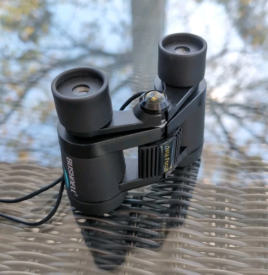 Vintage Bushnell 4x30 Powerview Insta Focus Binoculars. - Image 2 of 4