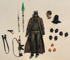 Medicom Mafex 031 Batman v Superman - Knightmare Batman 6    Loose Figure