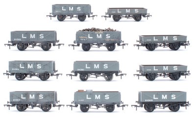 MAINLINE ''OO'' SPURWEITE KONVOLUT 11 VERSCHIEDENE LMS GRAU OFFENE WAGGONS