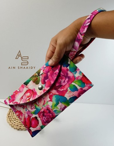 Women Purse Clutch with Wristlet 8x5" Handmade Cotton Red Rose Simple Xmas Gift - Picture 3 of 15