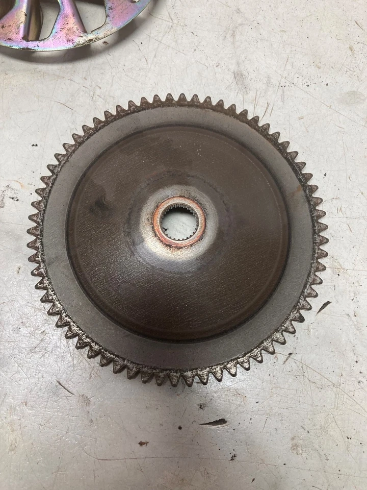 15 Honda NCH 50 NCH50 Metropolitan Scooter front primary clutch pulley assembly - Image 2 of 4