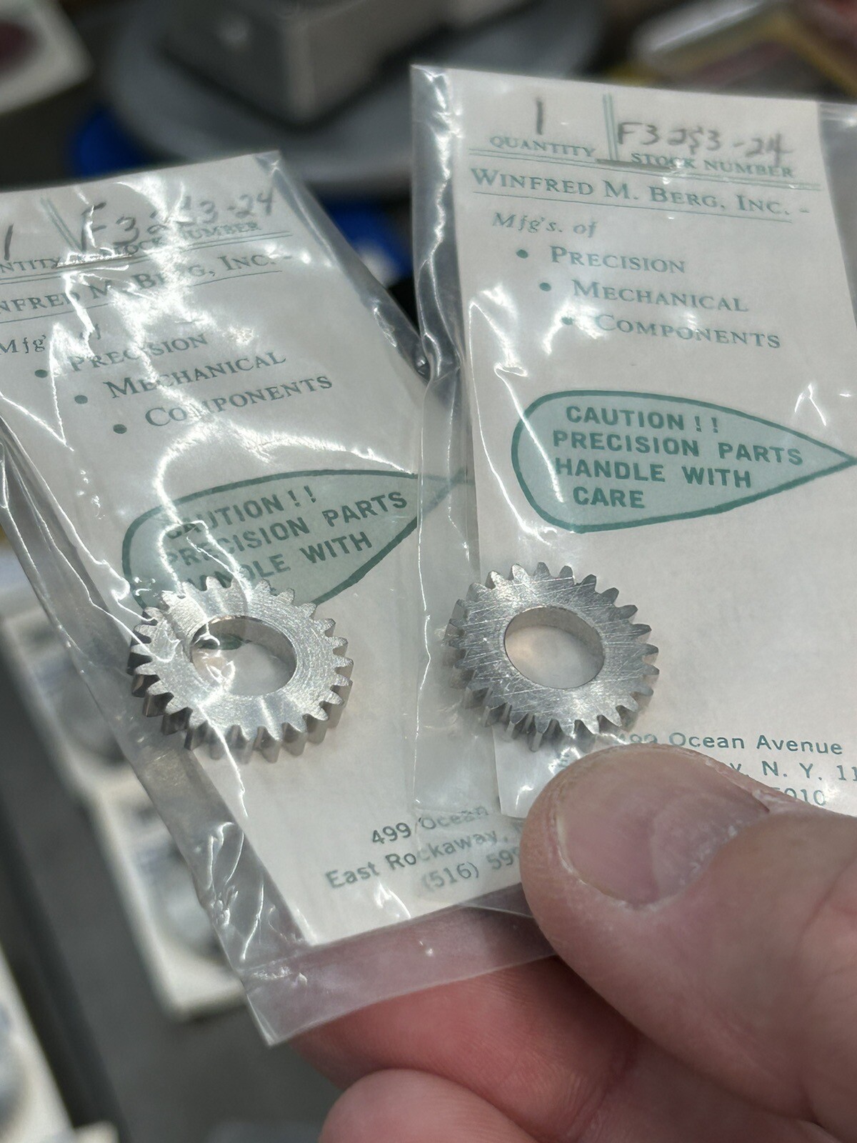QTY 1 W M BERG STAINLESS STEEL SPUR GEAR 32 PITCH 24 TEETH 1/8” FACE 3/8" BORE