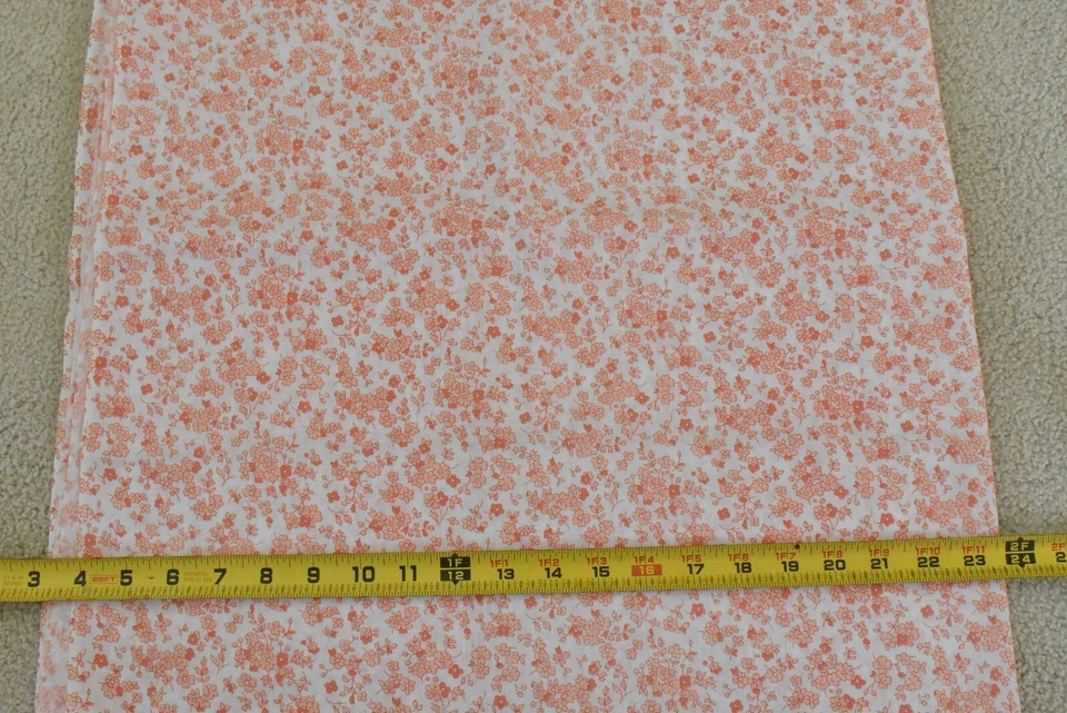 Por 1/2 yarda, 40" de ancho, vintage, naranja calicó sobre polialgodón blanco, V232 Foto 3 de 4