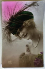 # G1426    PRETTY LADY   REAL PHOTO    POSTCARD,  