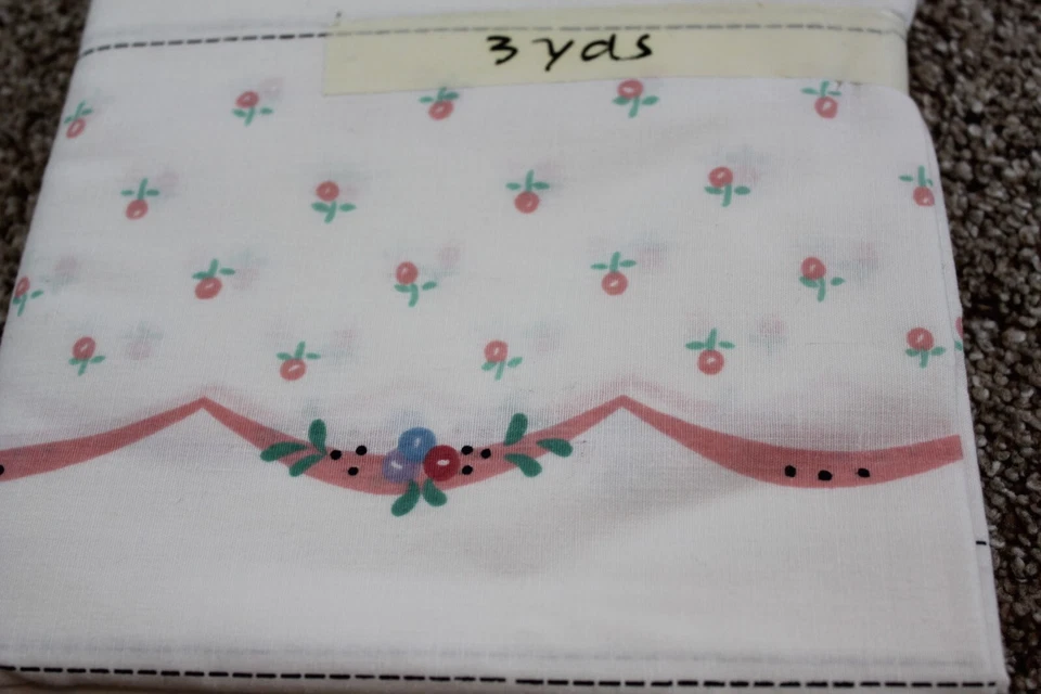 Daisy Kingdom 白色粉红色花朵扇贝织物边饰褶皱 3 码旗帜罕见 — 第 2/4 张图片