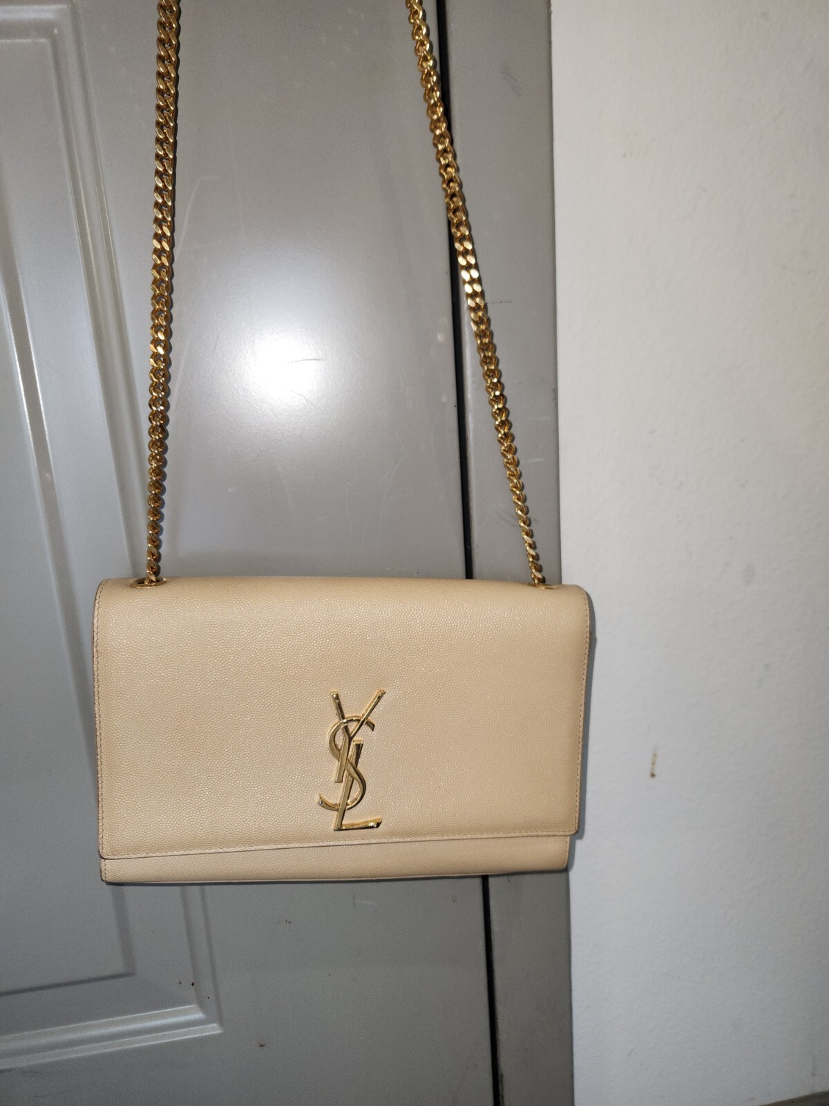 Borsa a tracolla Saint Laurent Kate media catena usata colore oro beige marrone