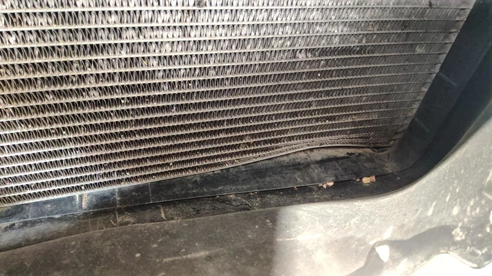 Radiator 991 Model 96-1/2" Wb Center Fits 13-16 PORSCHE 911 1060072 - Image 4 of 4