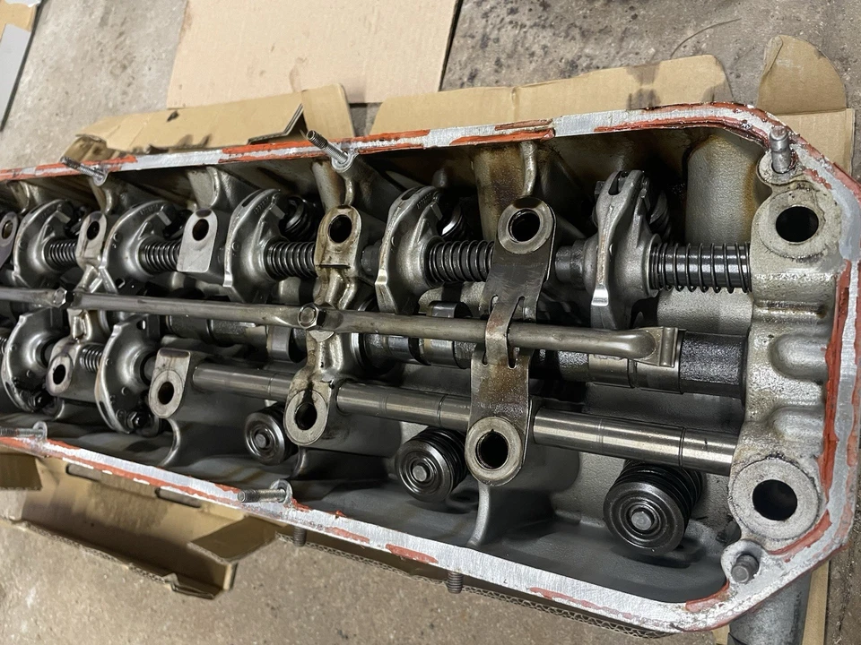 1975-1988 BMW E24 E34 535i M30B35 3.5L M30 Engine Cylinder Head w Camshaft - Image 4 of 4