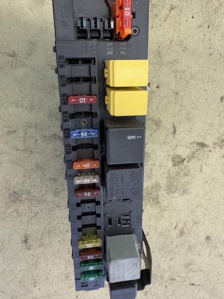 01-09 Módulo relé fusible SAM maletero trasero mercedes w209 clk320 2095450901  Foto 4 de 4