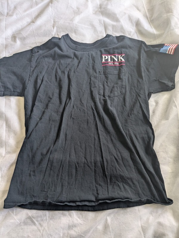 Gildan Size Large Black Basic 100% Cotton Short Sleeve T ShirtWith Pink Logo