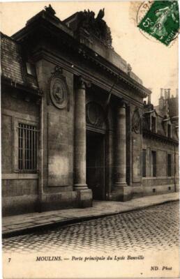 Carte Postale Ancienne Moulins (03) - Lycée Banville & Manège Militaire