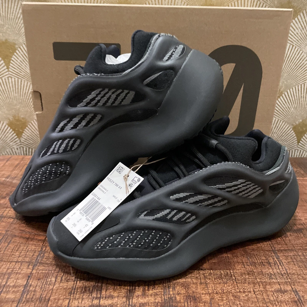 Adidas Yeezy 700 V3 Dark Glow GX6144 - Size 8.5 New With Box