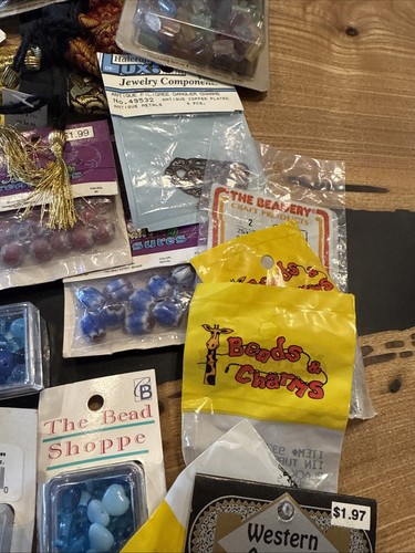 Group Lot Of Assorted Jewelry Bead Beads Crafting Lot Group Lot Charms Etc - Picture 17 of 19