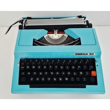 VINTAGE *PRISTINE* 1970's Omega 300 Portable Spanish Typewriter & Case thumbnail