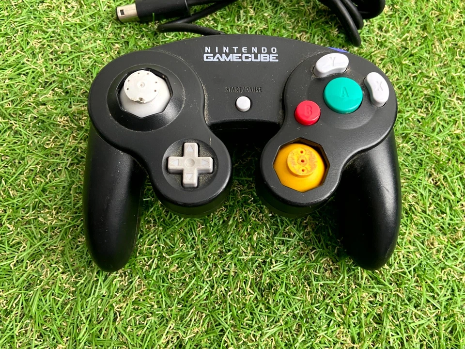 Official Nintendo Gamecube Controller Black VGC (A269) - Image 2 of 4