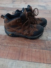 MERRELL Moab Hiking Boots Mens Size 9 Vibram Mid Trail Brown Leather Waterproof