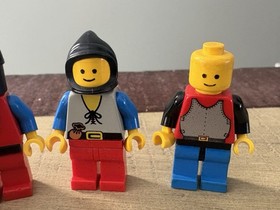 Lego 6055 Castle Lion Knights Prisoner Convoy MINIFIGURES Only