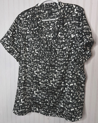 Lane Bryant Womens TOP 4X Black White Ruffle V-Neck Buttons Career Date Night