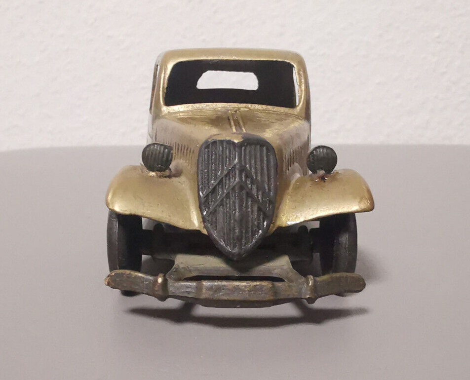 Voiture Citroën 15 six cylindres 1938 en bronze 1/43 jouet a 99