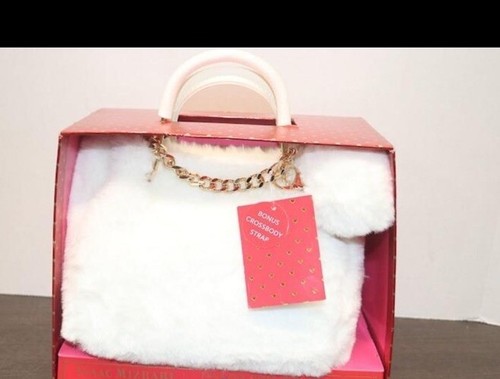 isaac mizrahi White Faux Fur Gold Chain New Pompoms - Picture 6 of 6