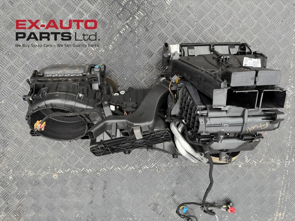 Audi A3 8P 2003–2012 HVAC Heater Box Assembly Valeo - Genuine OEM - Image 2 of 4