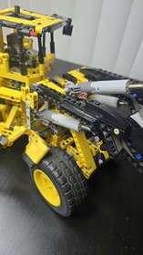 LEGO Technic 42030 Volvo L350F Wheel Loader - READ DESCRIPTION - No Remote