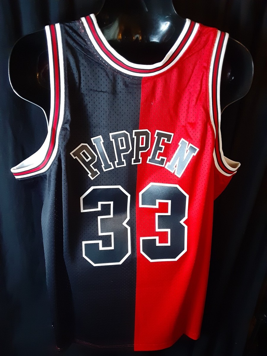 Chicago Bulls Pippen #33 Men's Mitchell Ness Swingman Jersey MSRP