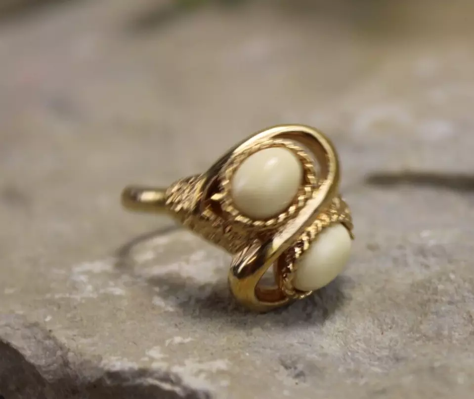 Sarah cov ring adjustable outlet