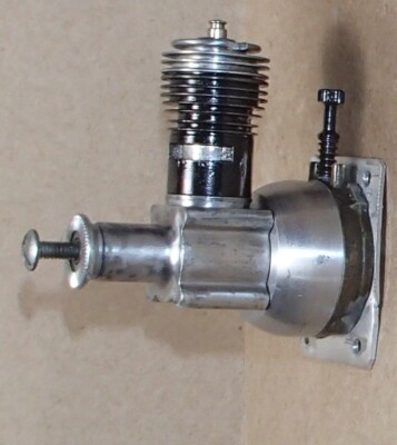 COX 049 ''REINFORCED BACK PLATE'' MODEL AIRPLANE ENGINE ''the end of briken lugs?''