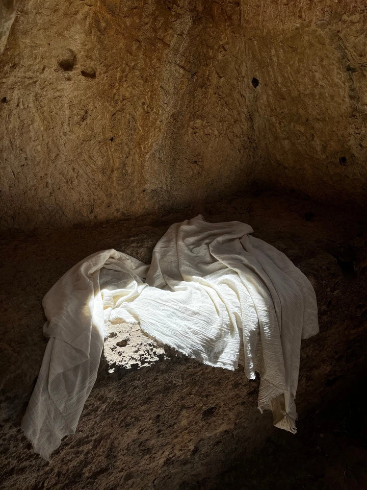 Tela de algodón orgánico neutro marfil sin blanquear por 2 metros, ancho arrugado Foto 3 de 4