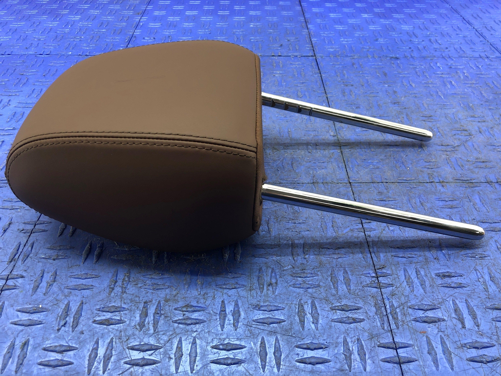 2023 MASERATI GRECALE FRONT LEFT RIGHT SEAT HEADREST BROWN LEATHER OEM