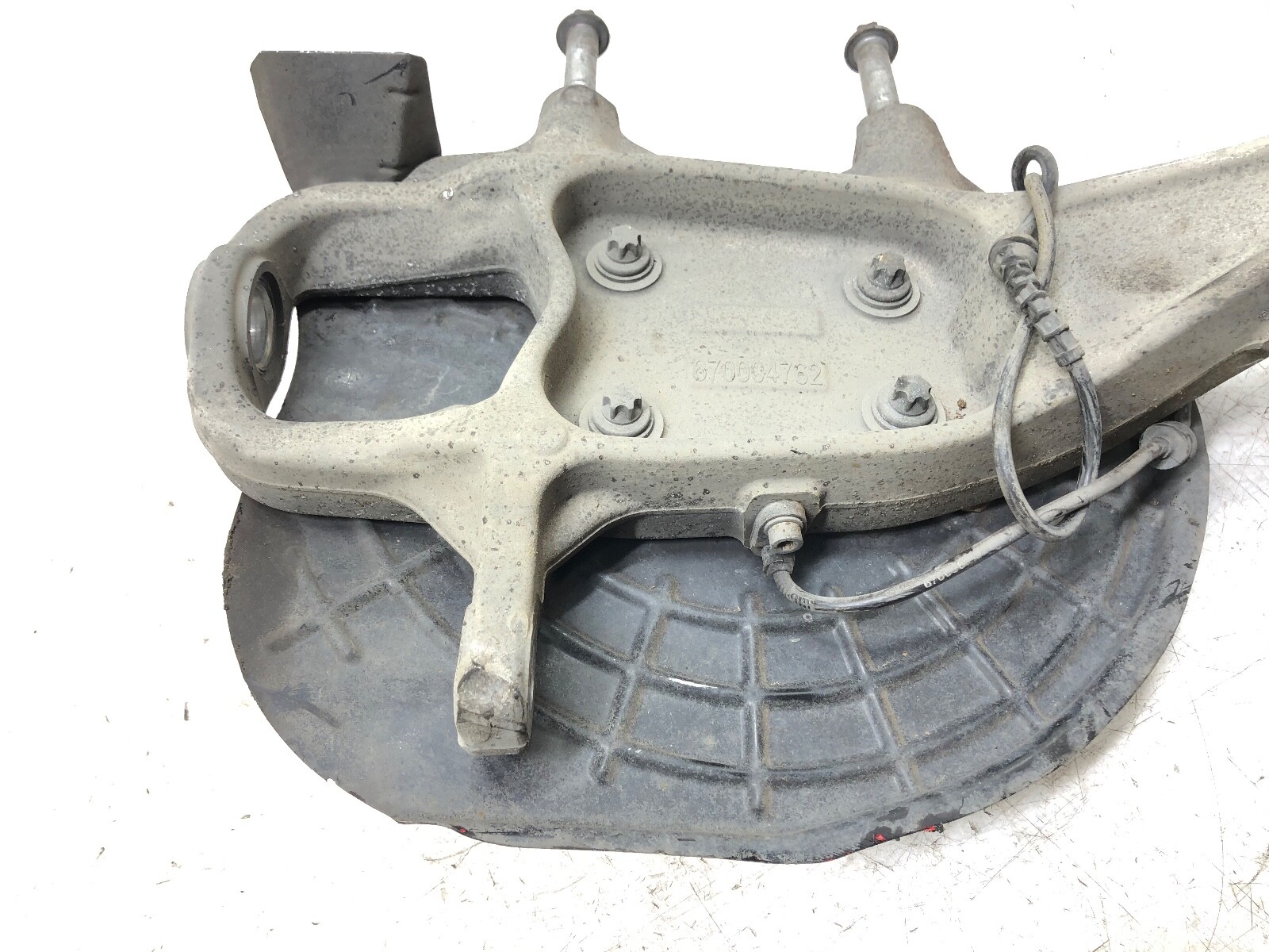 2014-2020 MASERATI GHIBLI 3.0L V6 RWD RIGHT PASS FRONT SPINDLE KNUCKLE HUB OEM.